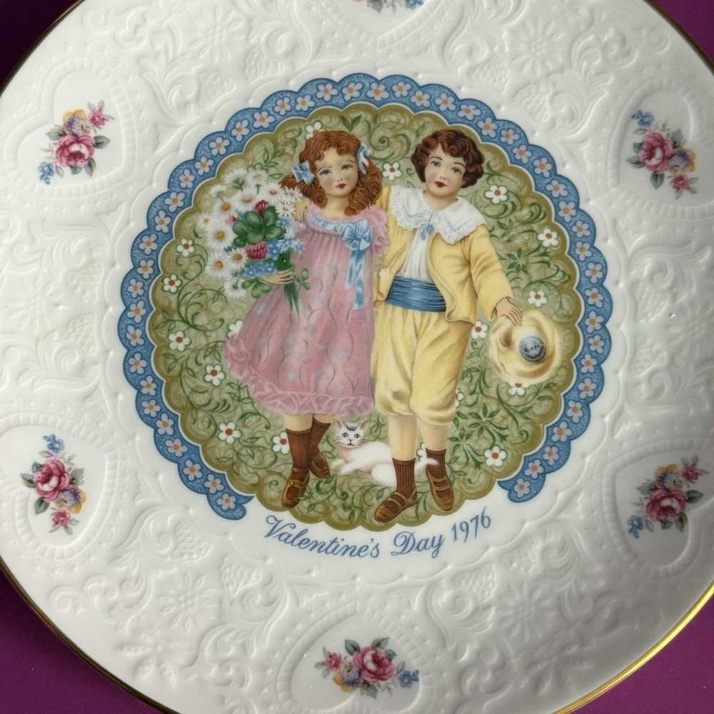 Vintage Royal Doulton Tableware Valentine's Day 1976 Collector Plate